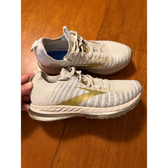 Brooks Shoes - Brooks Bedlam 2 Womens Running Shoes White Gold Striped 1202971B164 Size 7